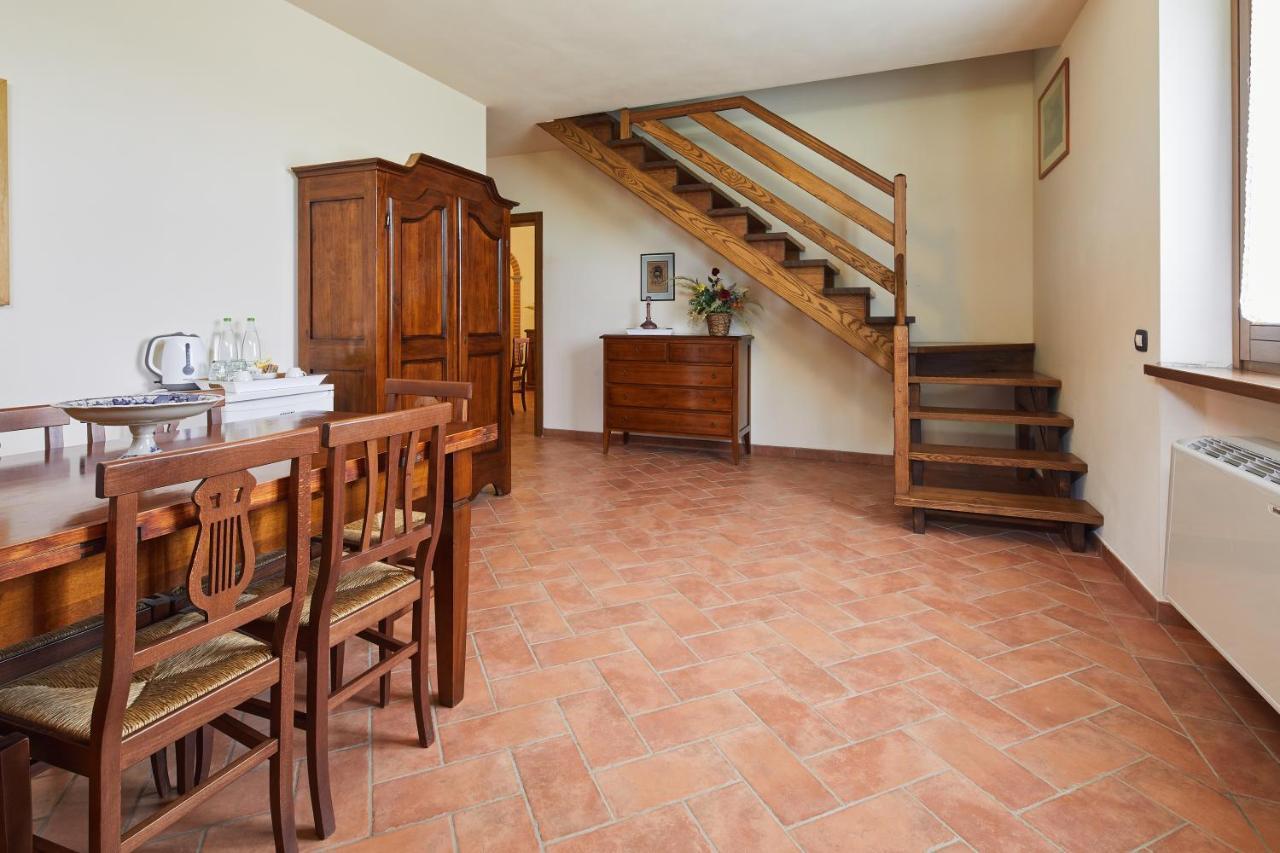 カスティリオーネ・デル・ラーゴ Relais La Cerretaヴィラ エクステリア 写真