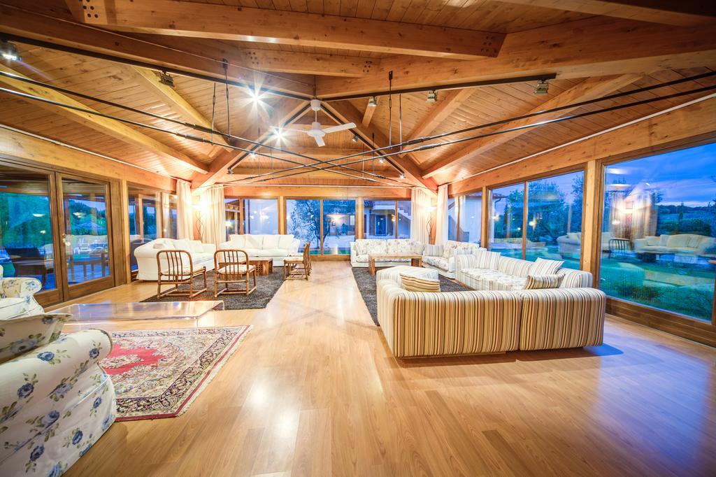 カスティリオーネ・デル・ラーゴ Relais La Cerretaヴィラ エクステリア 写真